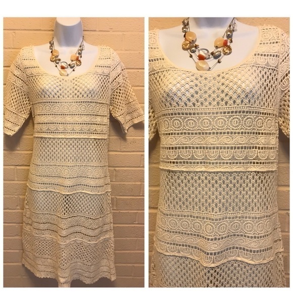 SOLITAIRE Lace Dress Size Medium - Picture 3 of 3